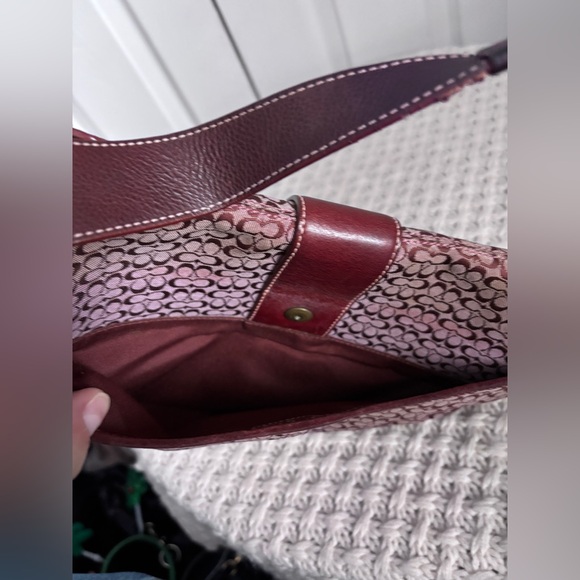 Vintage Coach Burgundy Signature Print Soho bag - Picture 9 of 16
